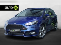 Ford Focus Wagon - 2.0 ST / Apple Carplay / Voorruit verw. / Stuurwielverwarming / Stoelverwarming