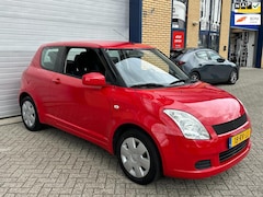 Suzuki Swift - 1.3 GLS, apk, nap, airco, radio, wieldoppen, centrale deurvergrendeling, inruil mogelijk