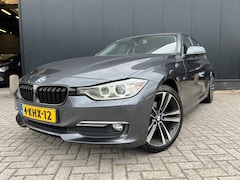 BMW 3-serie - 320i Edition Exe '13 GrNavi/18'Lmv/OrgNl/Nap