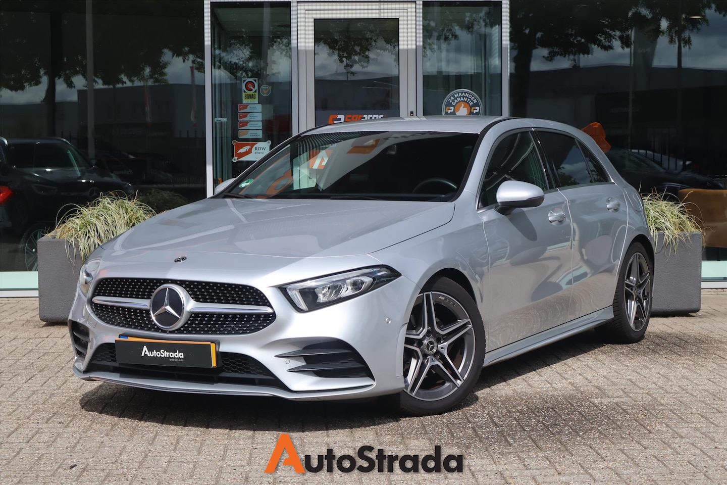 Mercedes-Benz A-klasse - 180 AMG-LINE 136pk I Navi I Camera I Carplay I LED I Cruise I Climate - AutoWereld.nl