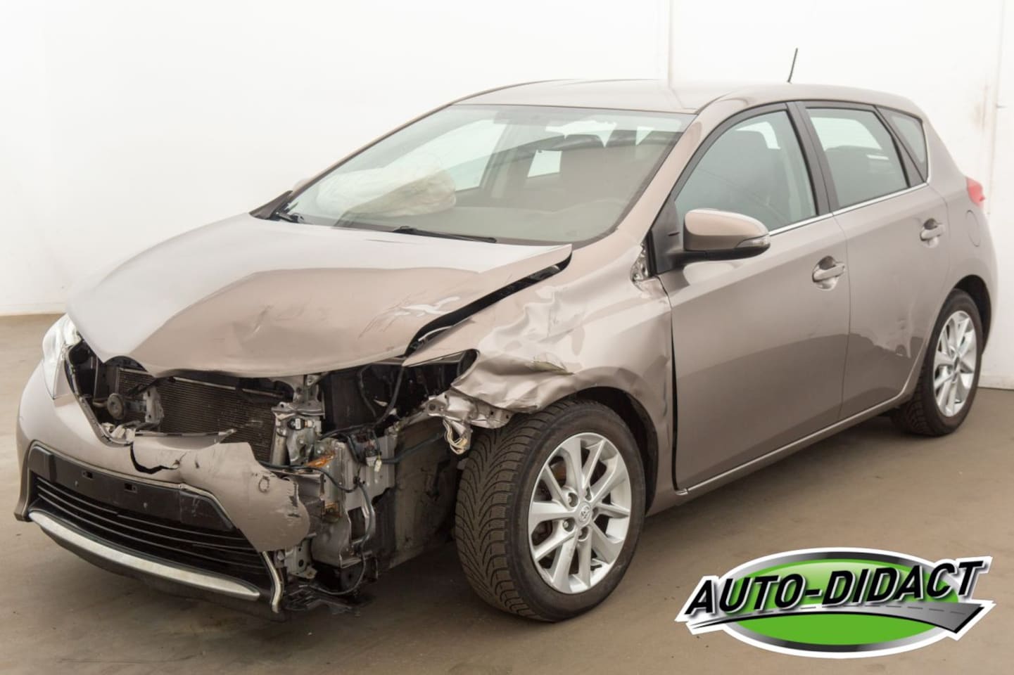 Toyota Auris - 1.4 Airco Camera - AutoWereld.nl