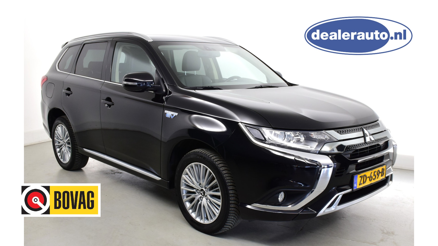 Mitsubishi Outlander - 2.4 PHEV Pure 2.4 PHEV Pure+,1e EIG Apple Carplay, privacyglas, keyless entry - AutoWereld.nl