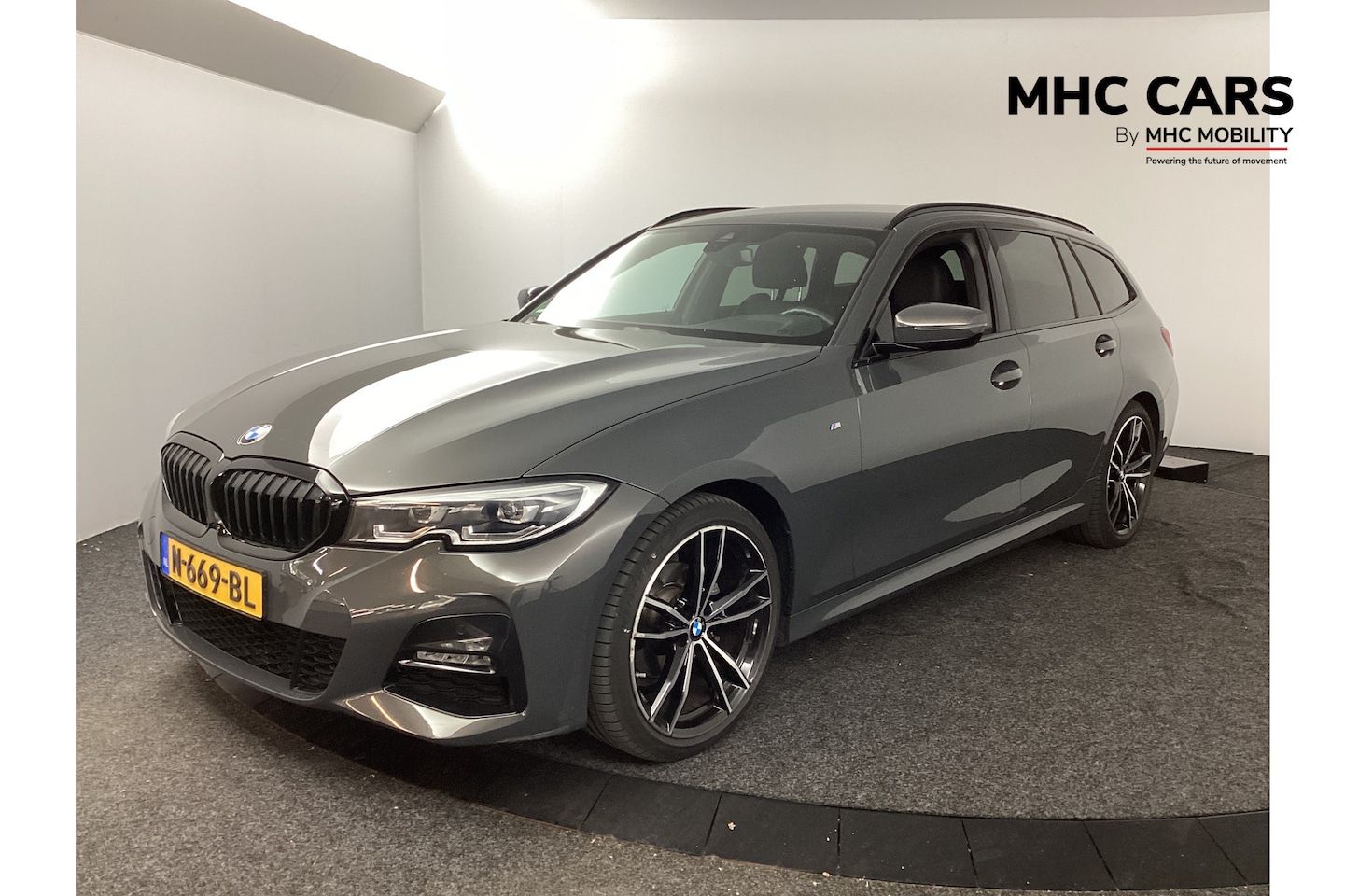 BMW 3-serie Touring - 318i Business Edition | M Sport | 19'' LMV | shadowline |* - AutoWereld.nl