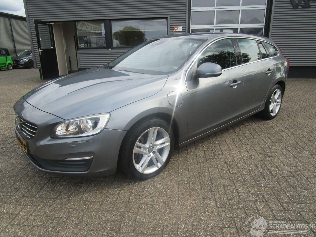 Volvo V60 - V-60 2.4 D5 Twin Engine Lease Hydrid automaat - AutoWereld.nl