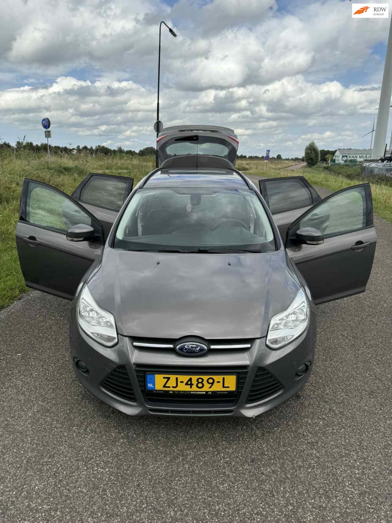Ford Focus Wagon - 1.0 EcoBoost Trend incl apk en garantie ! - AutoWereld.nl