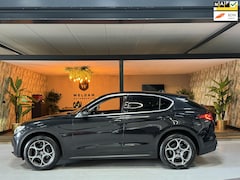 Alfa Romeo Stelvio - 2.0 T AWD Super Garantie 280 PK Leder Xenon Camera Cruise Rijklaar
