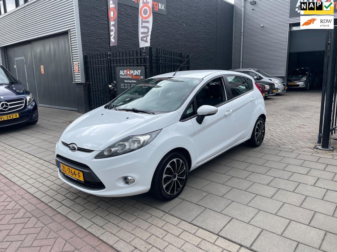 Ford Fiesta - 1.25 Trend Sport Airco NAP APK - AutoWereld.nl