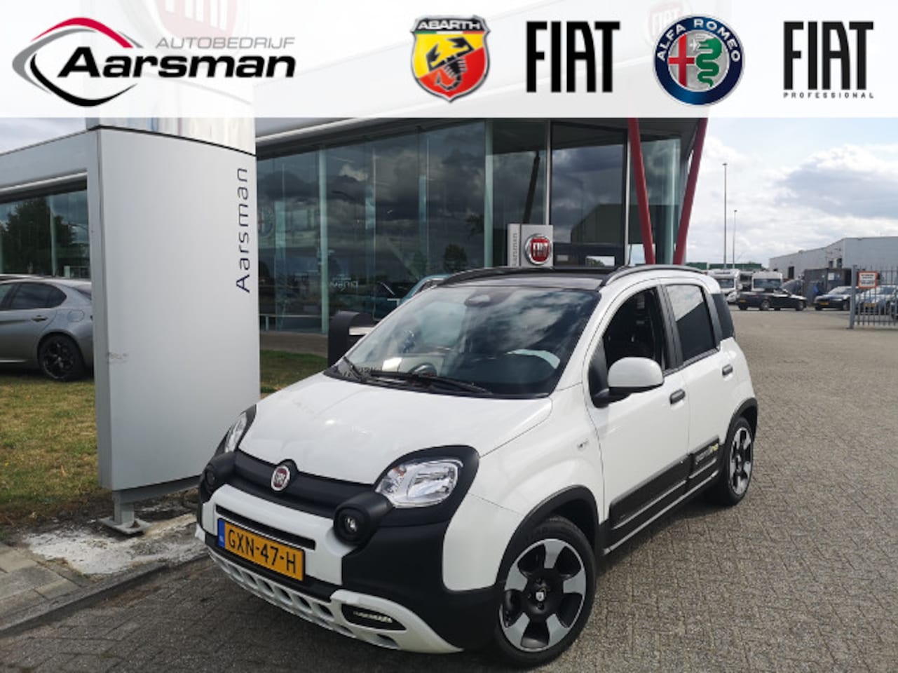 Fiat Panda - 1.0 Hybrid Pandina Cross | Apple Carplay | Parkeersensoren | Digital dashboard | Airco - AutoWereld.nl