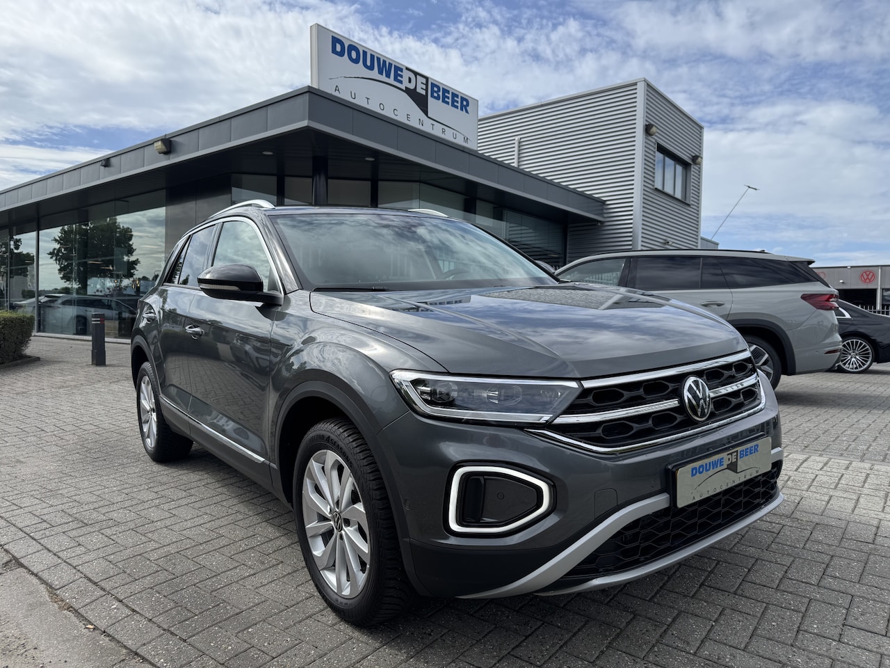 Volkswagen T-Roc - 1.5 TSI Style Trekhaak | Massage | Stoelverw. - AutoWereld.nl
