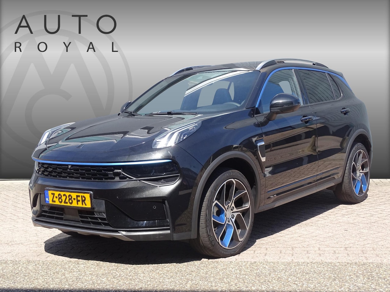 Lynk & Co 01 - 1.5 PANORAMADAK|360 CAMERA| NAVIGATIE|STOELVERWARMING|APPLE CAR PLAY/ANDROID| ELECTRISCHE - AutoWereld.nl