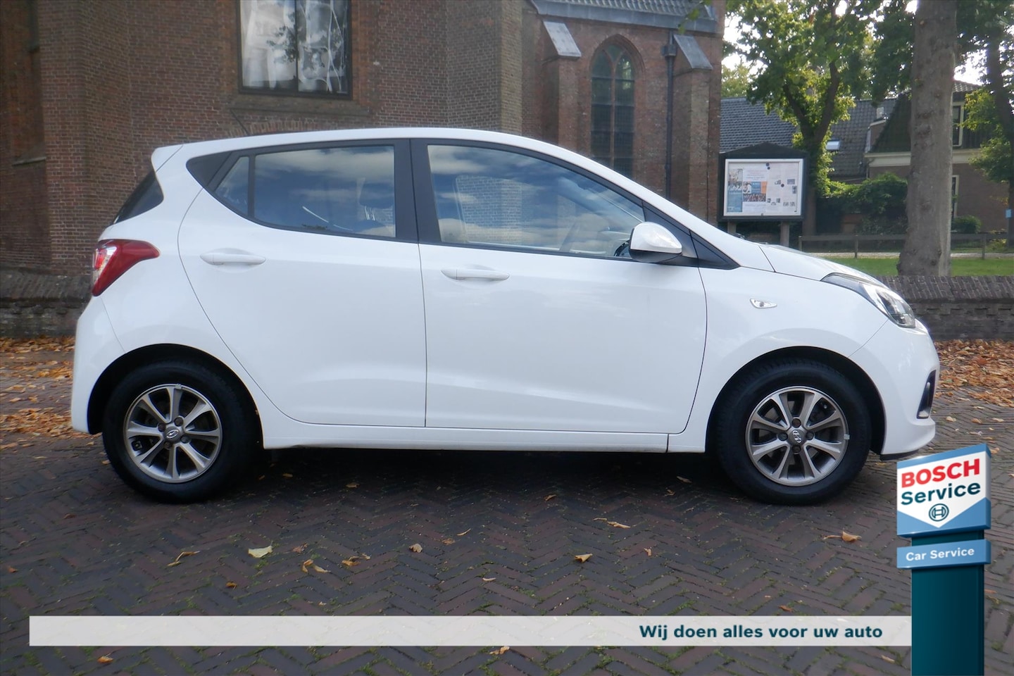 Hyundai i10 - 1.0i 66pk 5pl. Aut Comfort-NAVI-STOELVERW.-BOVAG - AutoWereld.nl