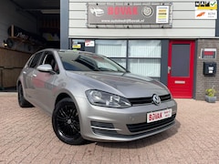 Volkswagen Golf - 7 1.2 TSI First Edition Luxuryline