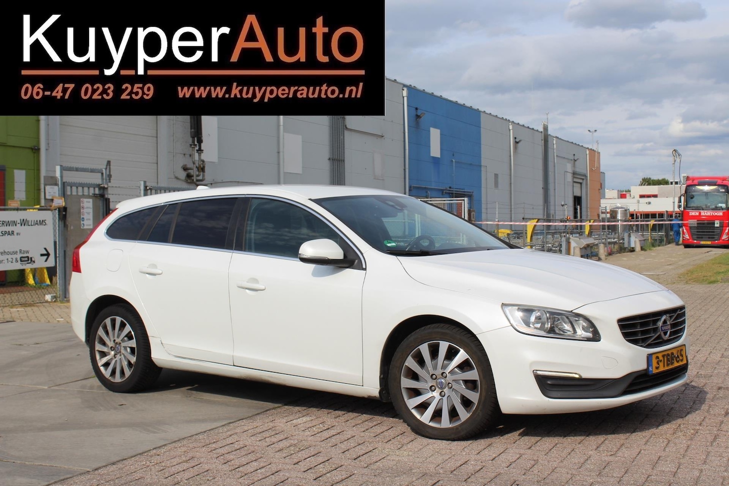 Volvo V60 - 1.6 D2 Momentum clima navi parkeersensoren verwarmbare stoelen - AutoWereld.nl