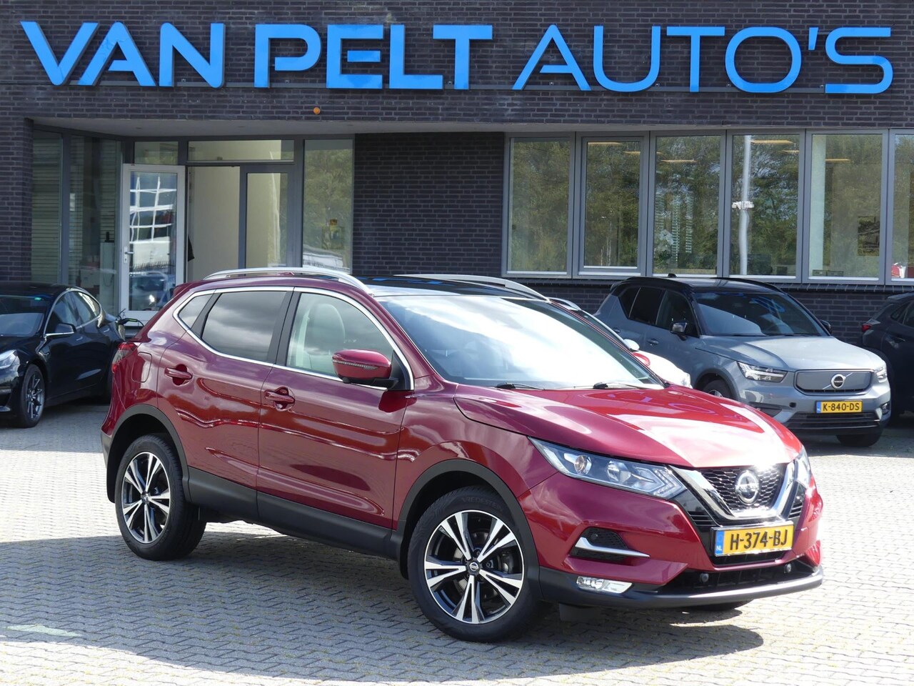 Nissan Qashqai - 1.3 DIG-T 160PK AUTOMAAT N-Connecta / PANO / 360° CAMERA - AutoWereld.nl
