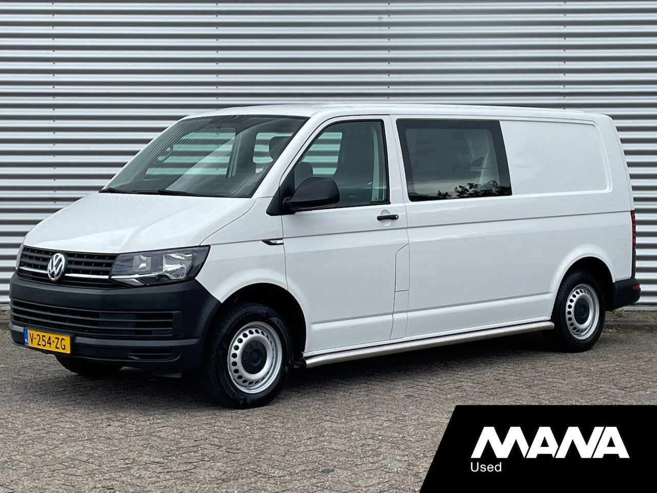 Volkswagen Transporter - 2.0TDI L2H1 102PK DC Comfortline 5 Zits Airco Trekhaak - AutoWereld.nl