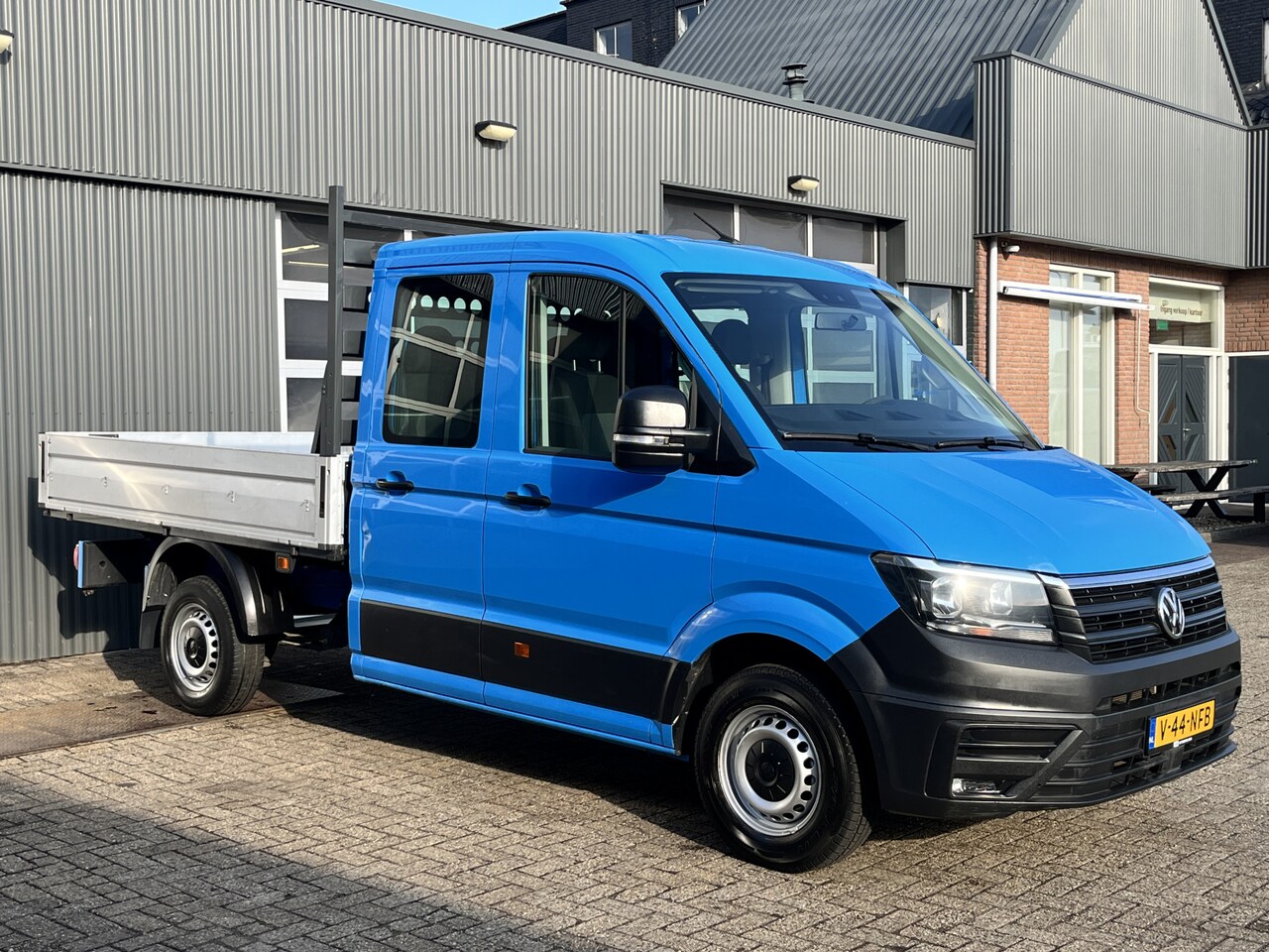 Volkswagen Crafter - 35 2.0 TDI L3 DC Airco Cruise controle Euro 6 Pick-up Telefoonverbinding Voorruit verwarmi - AutoWereld.nl