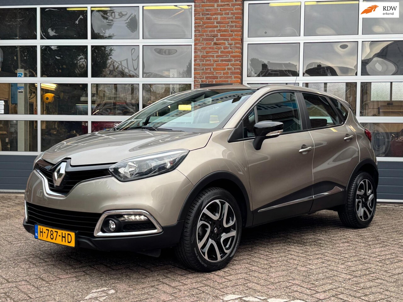 Renault Captur - 1.2 TCe Dynamique 1.2 TCe Dynamique, Automaat.Navi, Cruise, Airco/clima, Keyless, 17"met all season - AutoWereld.nl
