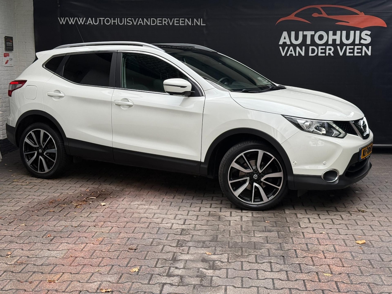 Nissan Qashqai - 1.2 Tekna 1.2 Tekna, Leer/Pano/Camera/Clima/19 Inch/Etc! - AutoWereld.nl
