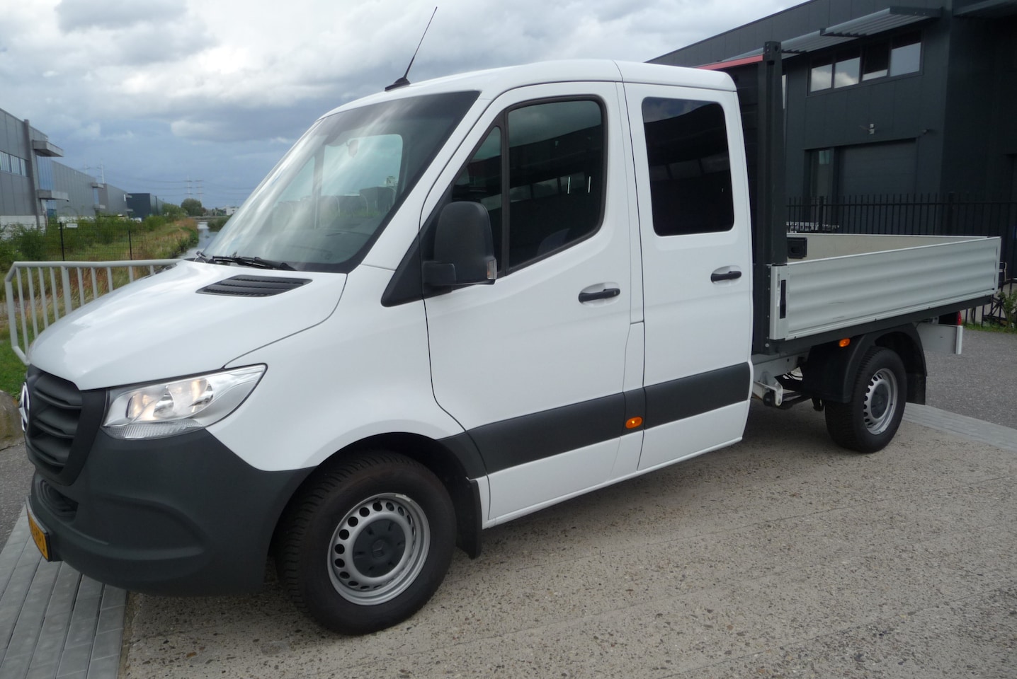 Mercedes-Benz Sprinter - 315 1.9 CDI RWD DC trekhaak3.5 t , 7 zits 366 WB laadbak 2.70 m - AutoWereld.nl