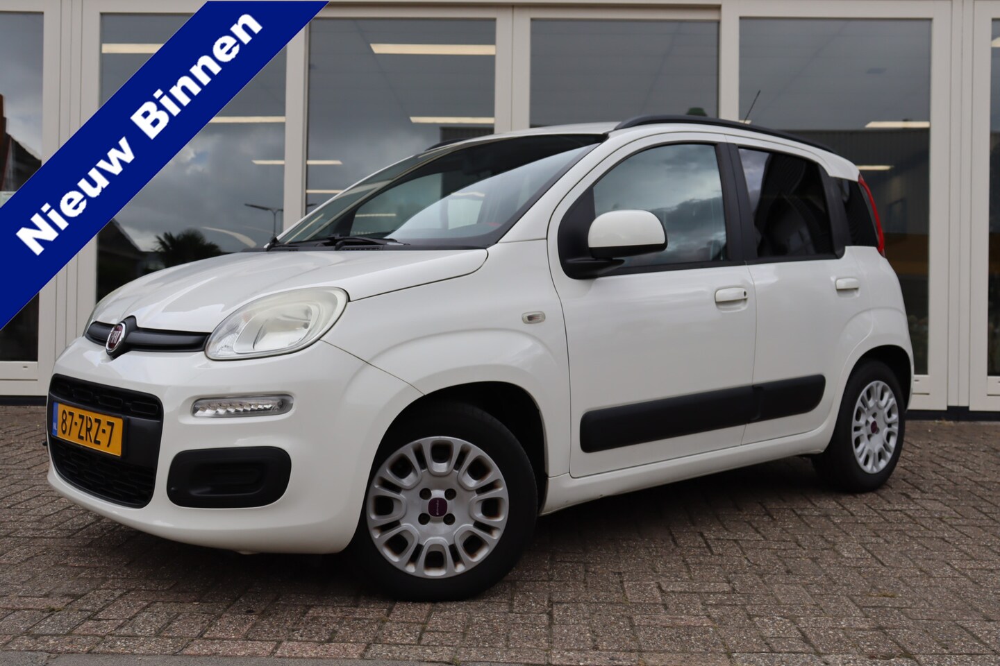 Fiat Panda - 0.9 TwinAir Lounge 0.9 TwinAir Lounge, AUTOMAAT, AIRCO, NAP Prijs is Rijklaar inc. Nieuwe APK, BEURT & 6 MAAN - AutoWereld.nl