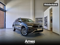 Volkswagen T-Roc - Life Edition 1.0 TSI 85 kW / 116 PK SUV 6 versn. Hand | Climatronic | Draadloos Apple Carp