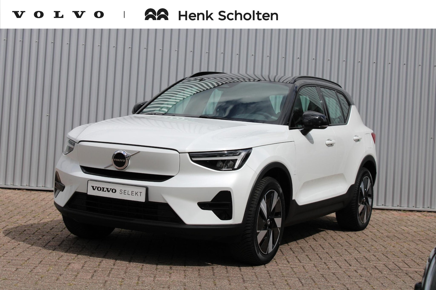 Volvo XC40 - Single Motor Extended Range Plus 82 kWh | Verwarmde Voorstoelen en Stuurwiel | Semi- Elekt - AutoWereld.nl