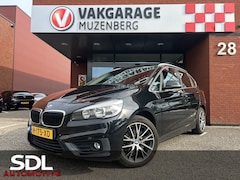 BMW 2-serie Active Tourer - 218i // NAVI // PDC // CRUISE // CLIMA // STOELVERWARMING