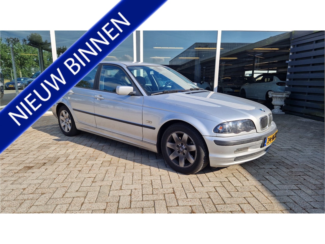 BMW 3-serie - 318i Business Stoel verwarming / Airco / Cruise - AutoWereld.nl