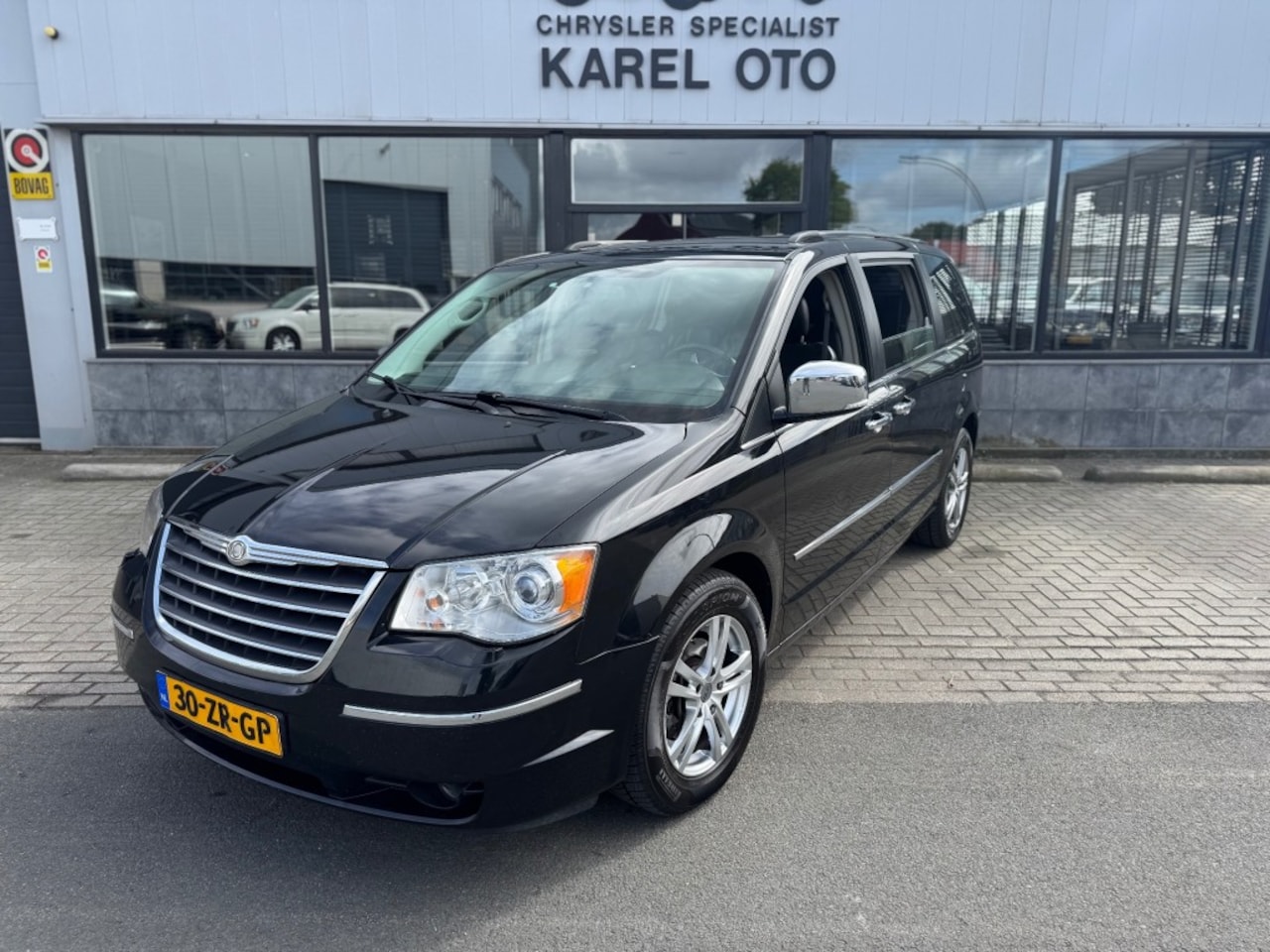 Chrysler Grand Voyager - 3.8 V6 Limited 3.8 V6 Limited - AutoWereld.nl