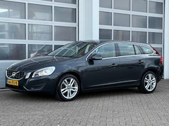 Volvo V60 - 1.6 T3 150PK Momentum Navi Pdc Trekhaak DB-riem vv