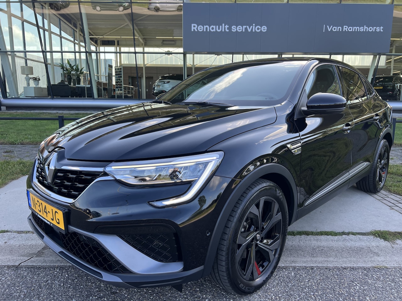 Renault Arkana - 1.6 E-Tech Hybrid 145PK R.S. Line / Schuif-Kanteldak / Dealer onderhouden / Leder / Elek. - AutoWereld.nl