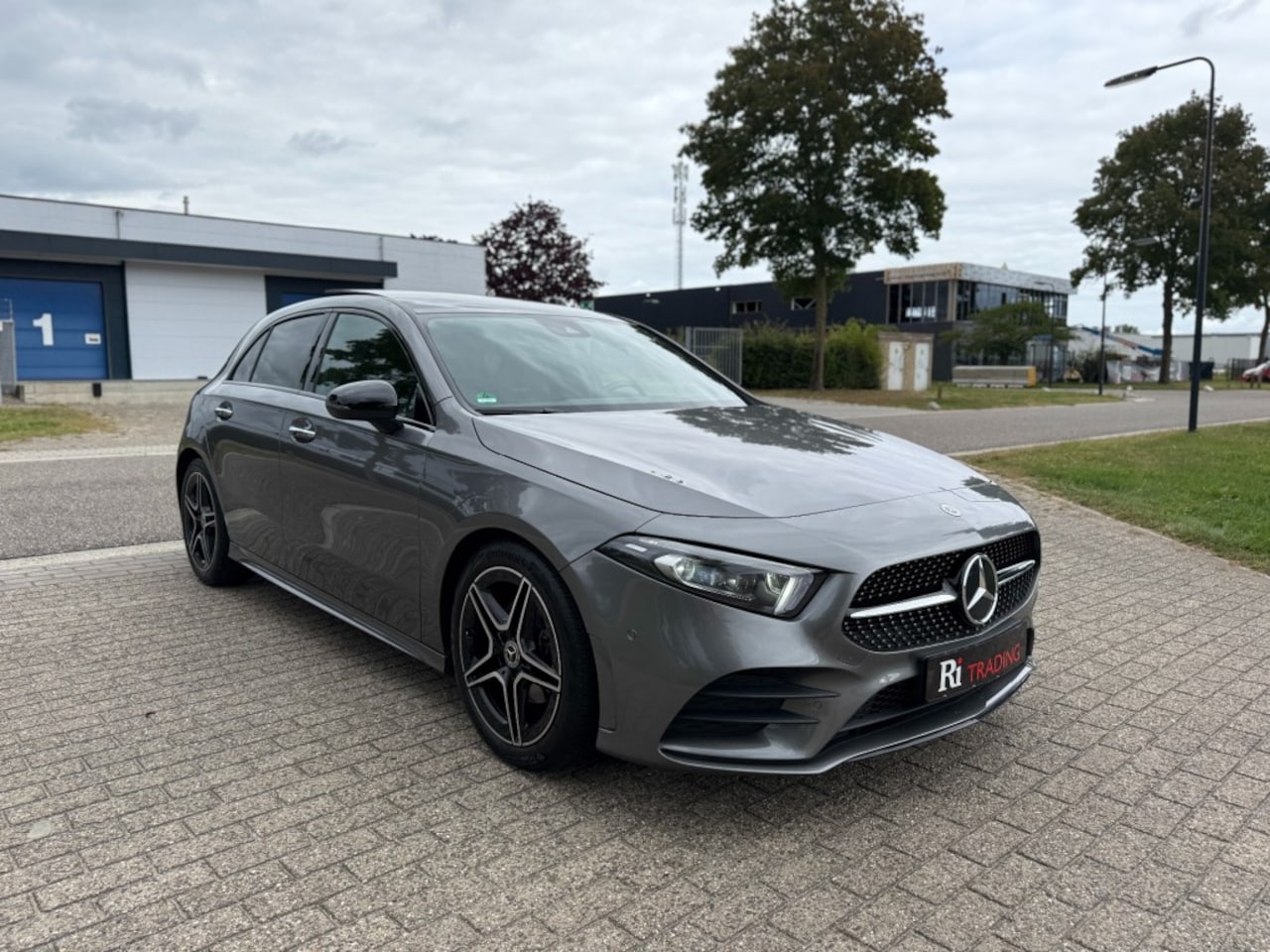 Mercedes-Benz A-klasse - AMG Pano Sfeerverl Night Pakket - AutoWereld.nl