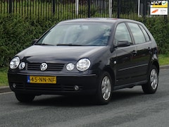 Volkswagen Polo - 1.4-16V Highline 5DRS NAP/AIRCO/CRUISE/APK