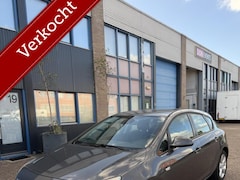 Opel Astra - 1.4 Turbo Edition 6 BAK Parkeersensoren Trekhaak