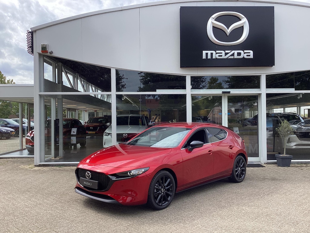 Mazda 3 - 2.5 e-SkyActiv-G M Hybrid 140 Homura 2.5 e-SkyActiv-G M Hybrid 140 Homura - AutoWereld.nl