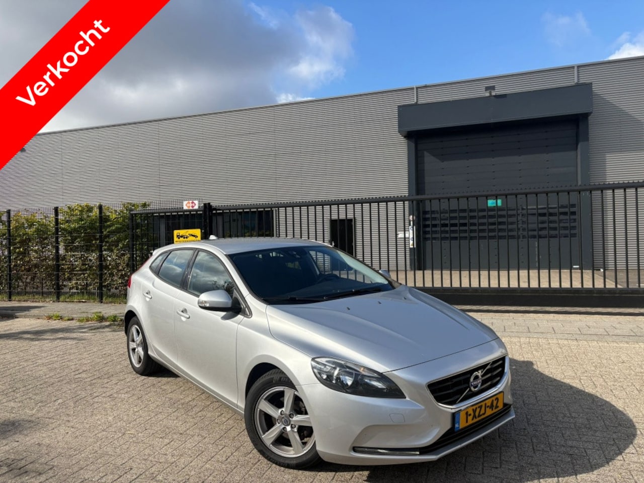 Volvo V40 - GERESERVEERD/ZIE MIJN ANDERE ADVERTENTIES - AutoWereld.nl