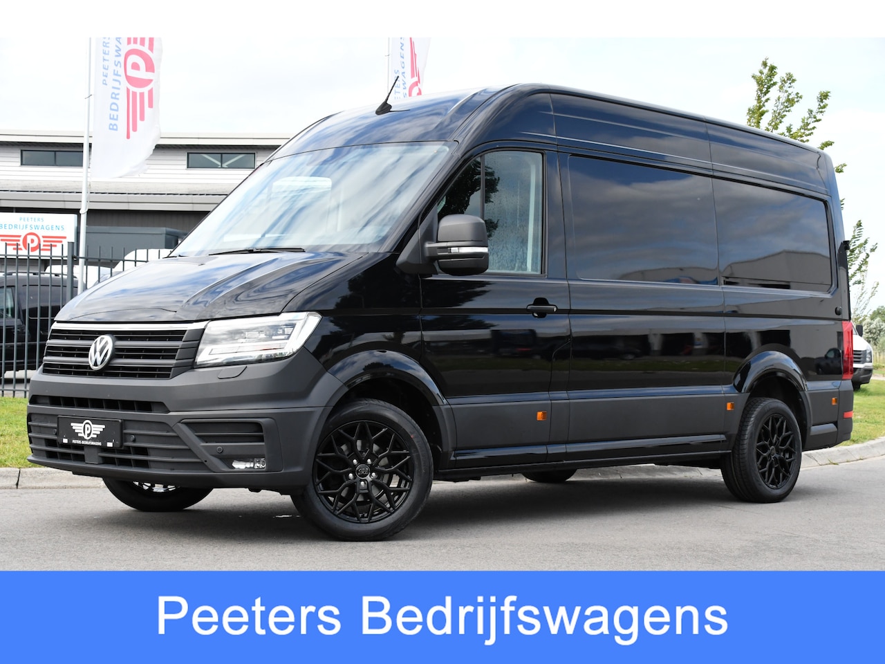 Volkswagen Crafter - 35 2.0 TDI L3H3 Black Edition Adaptieve Cruise, Camera, Carplay, 177pk, Automaat, LED, Sto - AutoWereld.nl