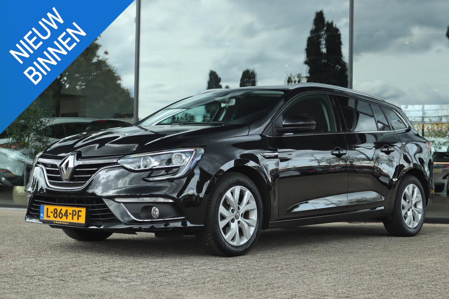 Renault Mégane Estate - 1.3 TCE LIMITED | CARPLAY | KEY-LESS | NAVI | PDC | CRUISE | PDC - AutoWereld.nl