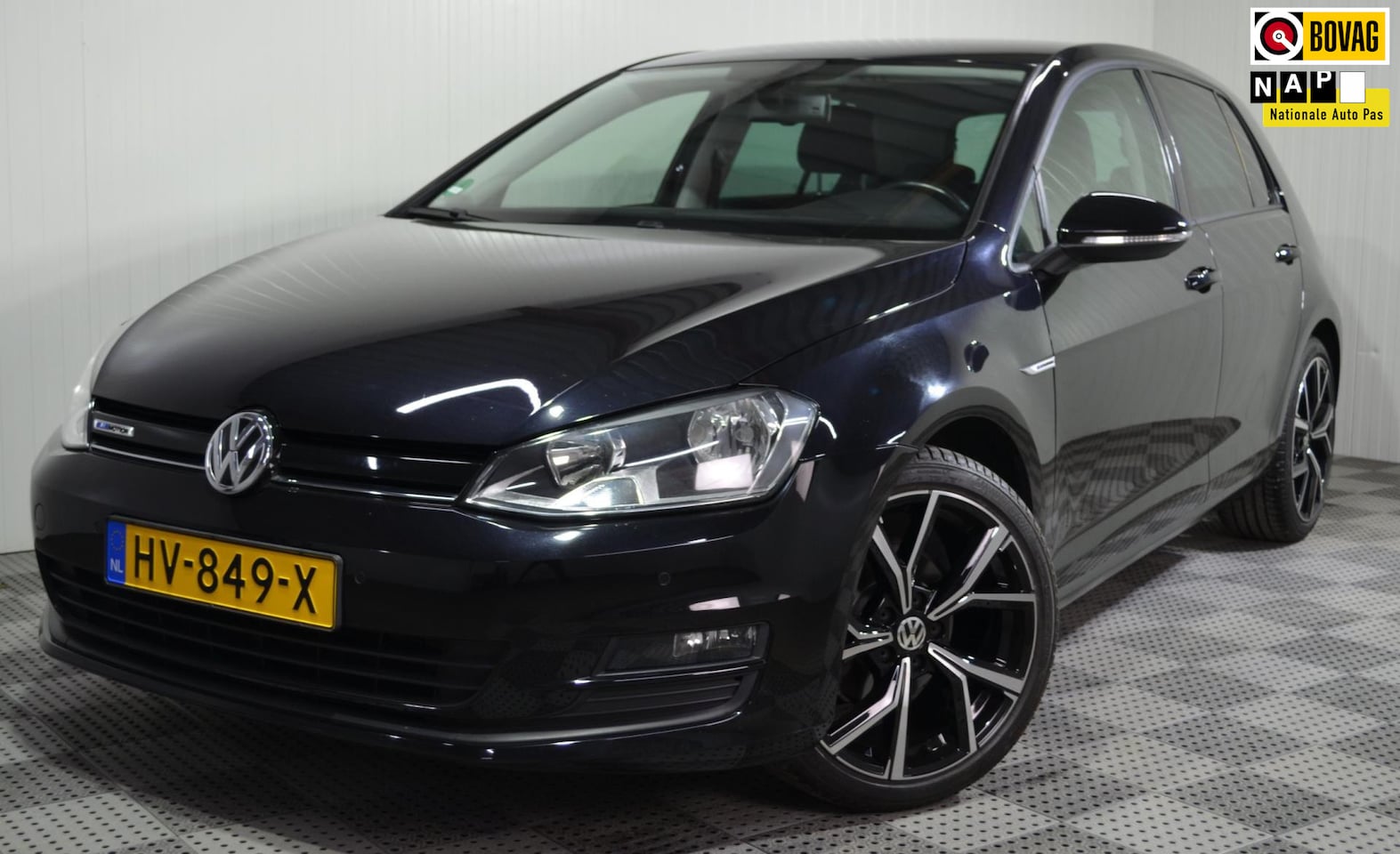Volkswagen Golf - 1.0 TSI Business Edition Connected / Navi / Cruise / Camera / Pdc / NL auto - AutoWereld.nl