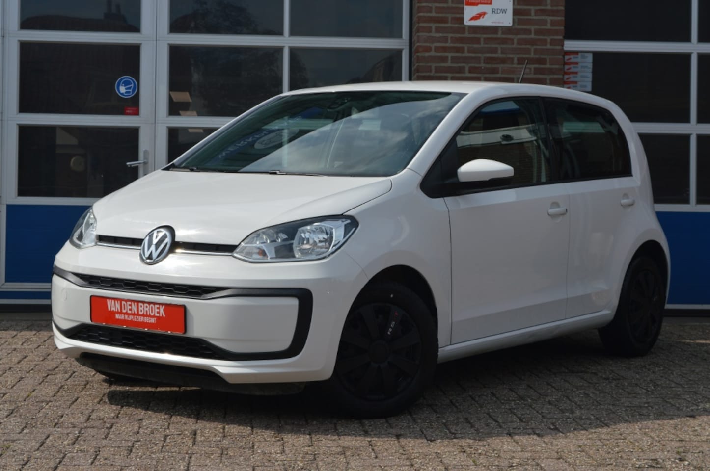 Volkswagen Up! - 1.0 BMT move up! | AIRCO - ELEK.RAMEN - DAB - AutoWereld.nl