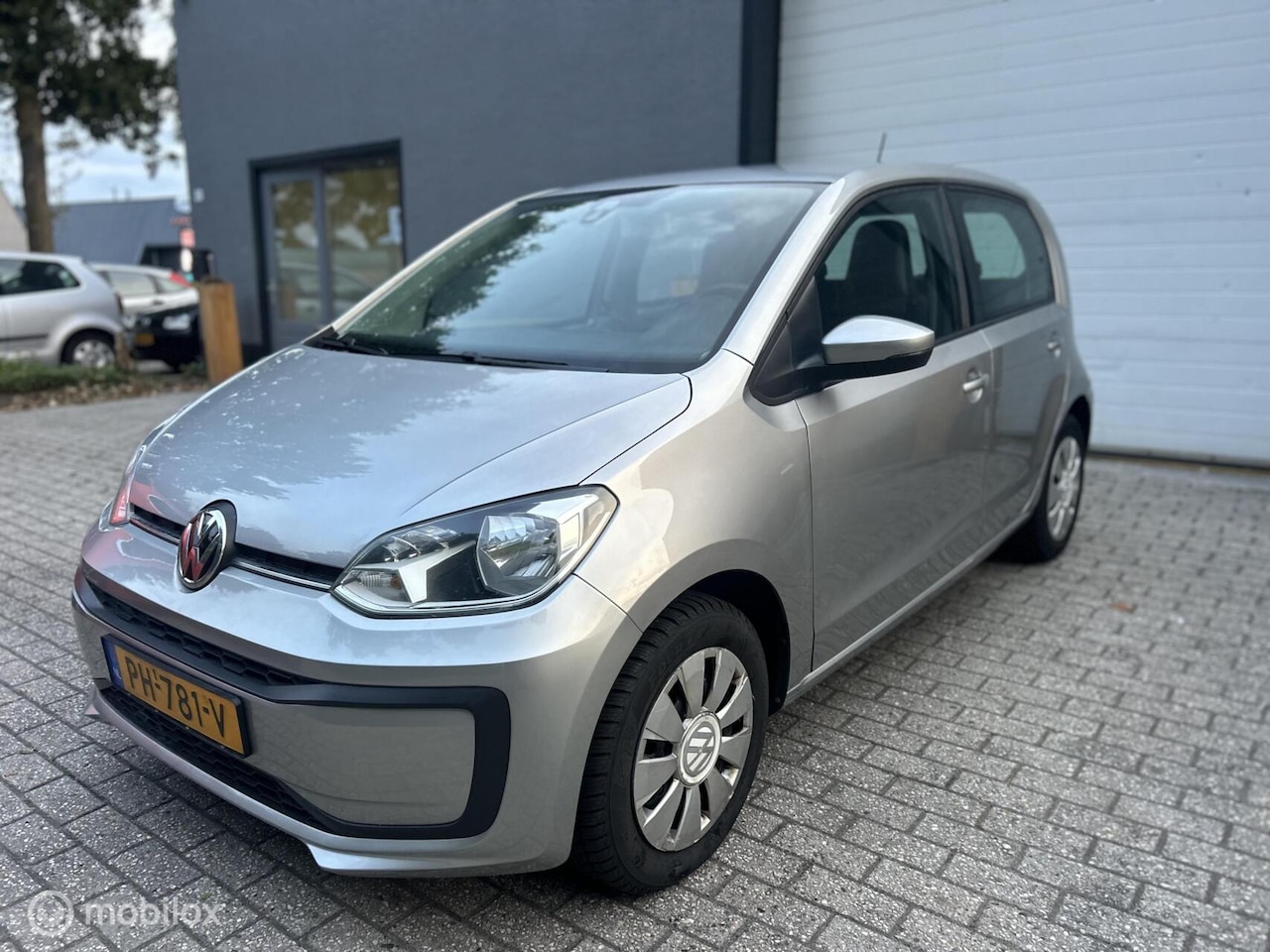 Volkswagen Up! - 1.0 BMT move up! / AUTOMAAT / NAP / NWE APK / - AutoWereld.nl