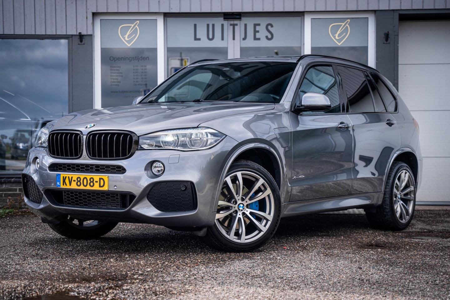 BMW X5 - XDrive40e iPerf. M-Sport Pano-dak I Leder I HuD I Camera I Stoelmemo I Org.NL I NAP - AutoWereld.nl
