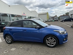 Hyundai i20 - 1.2 Premium | CARPLAY | PARKEERSENSOREN | CRUISE CONTROL | CAMERA | DEALER ONDERHOUDEN | A