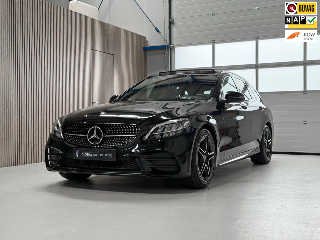 Mercedes-Benz C-klasse Estate - C180 AMG pakket Facelift - NL AUTO - PANORAMADAK - AUTOMAAT - VIRTUAL COCKPIT - STOELVERWA - AutoWereld.nl