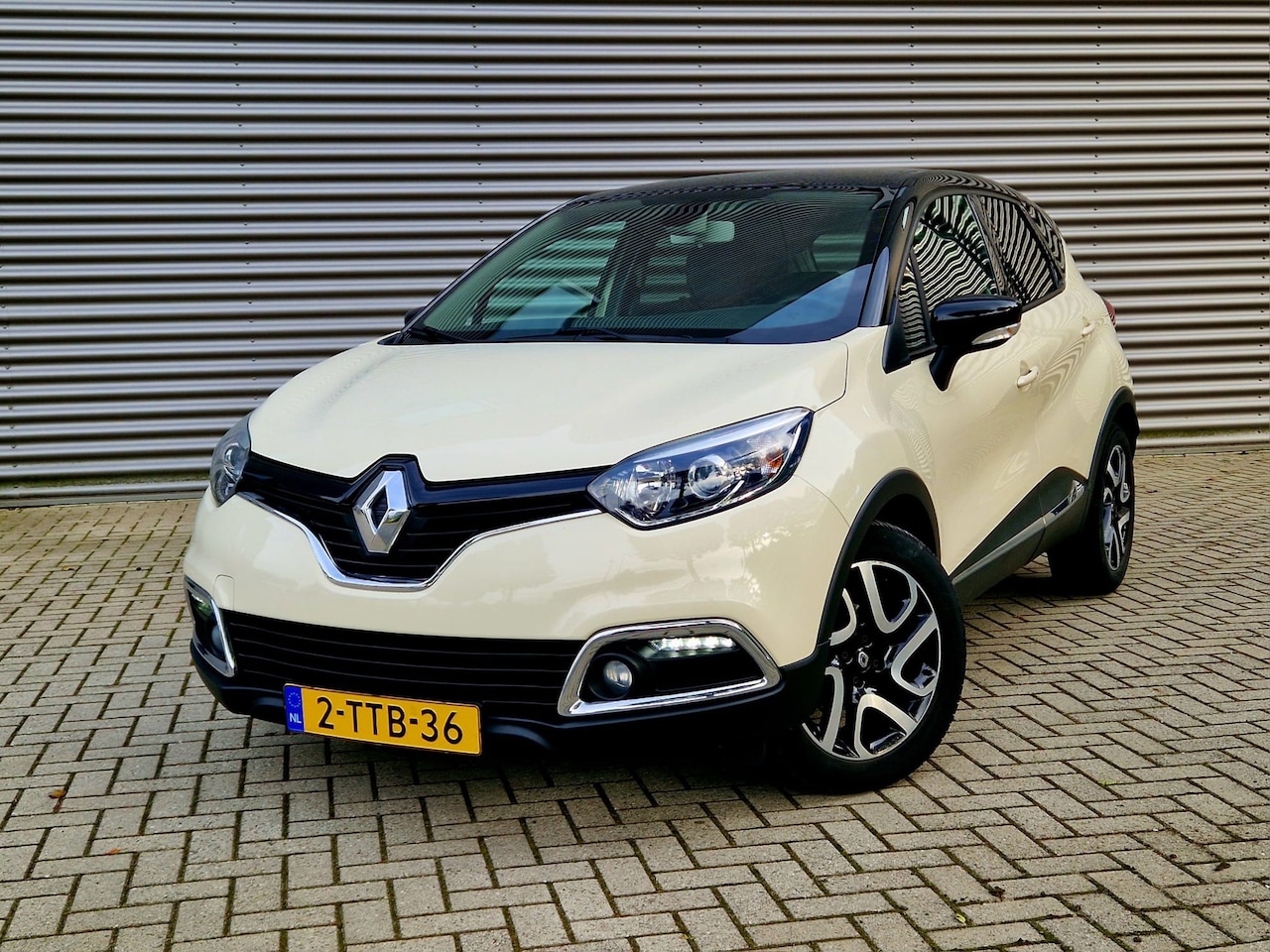 Renault Captur - 0.9 TCe Dynamique PDC / Camera / NIEUWE KETTING / APK - AutoWereld.nl