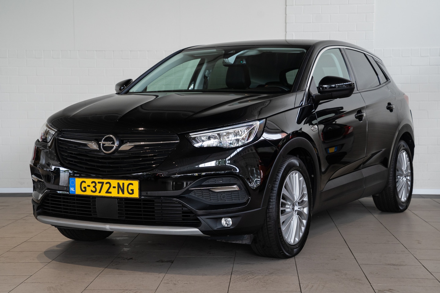Opel Grandland X - 1.2 Turbo Innovation | Trekhaak | Camera | Parkeersensoren | Navigatie | Apple Carplay & A - AutoWereld.nl
