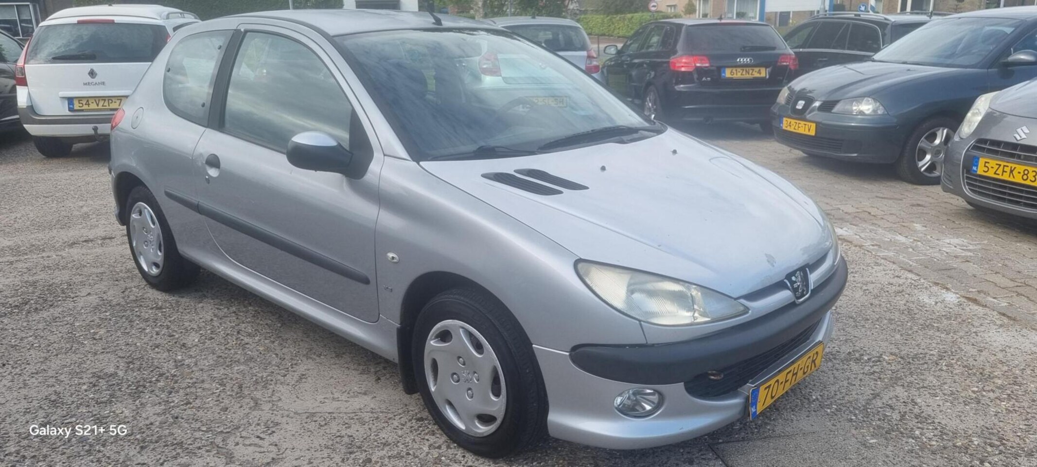 PEUGEOT 206