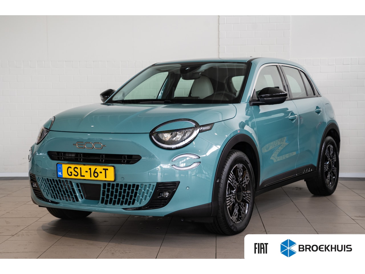 Fiat 600 - 1.2 Hybrid Urban | Camera | Apple Carplay & Android Auto | Parkeersensoren | Climate Contr - AutoWereld.nl
