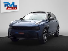 Lynk & Co 01 - 1.5 261PK Plug-in Hybrid *Black pakket* 360° Camera Pano/dak Apple/Carplay Adaptive/Cruise