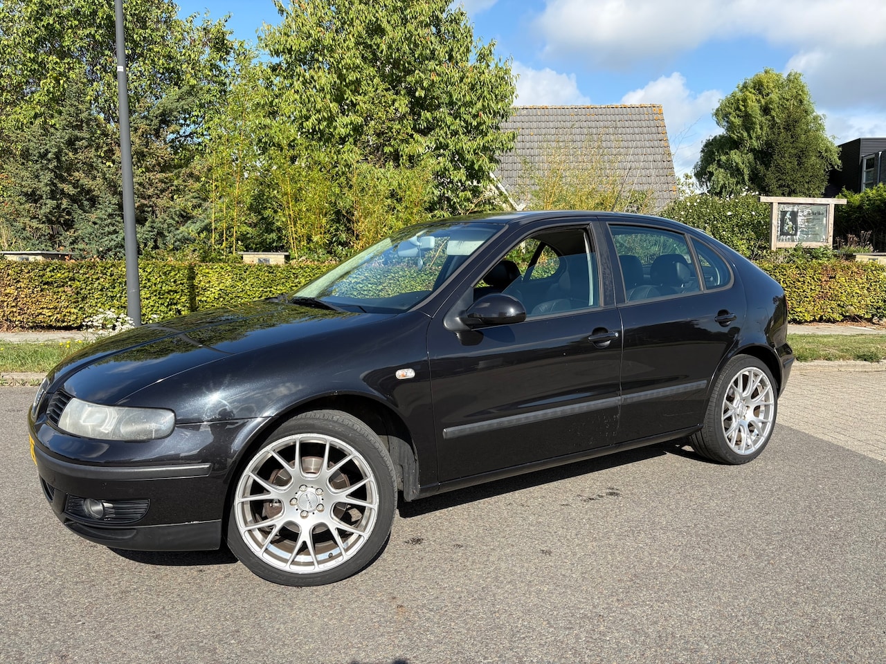 SEAT Leon - 1.8-20V Executive Leer|Climate|Cruise|Inklapbare spiegels|Boordcomputer|Elec stoelen|18'' - AutoWereld.nl